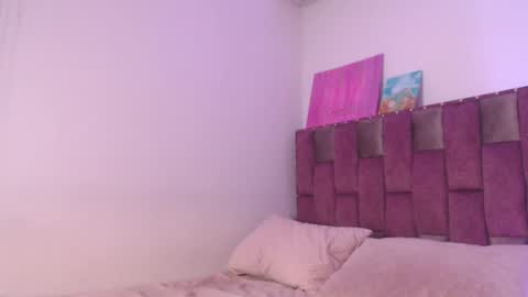 emily_w2 online show from September 2025 03:41:02 AM