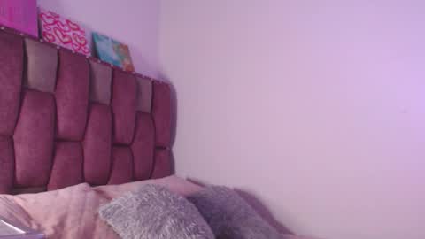 emily_w2 online show from January 2026 03:43:01 AM