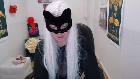 Snapshot of emily_york18 chatting on February 2025 12:16:01 PM Emily online show from February 2025 12:16:01 PM