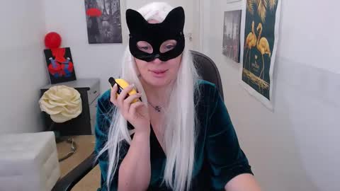 Snapshot of emily_york18 chatting on February 2025 01:15:02 PM Emily online show from February 2025 01:15:02 PM