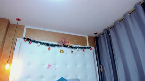 Snapshot of emilyadams0 chatting on December 2024 10:19:01 PM emilyadams0 online show from December 2024 10:19:01 PM