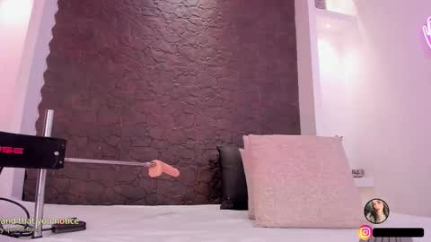 emilyallen_1 online show from November 2025 04:55:02 AM