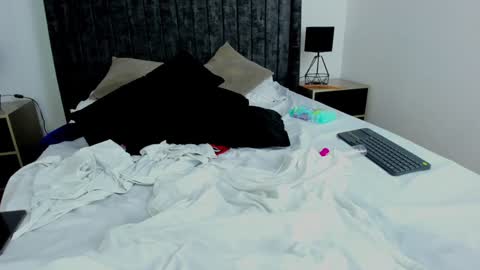 Emilyyy online show from December 2024 04:39:01 AM