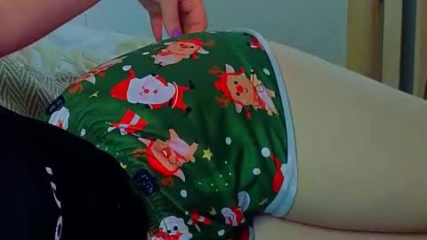 artist Emily online show from December 2024 09:06:01 PM