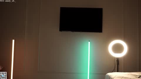 emilybatee online show from December 2024 07:45:02 PM