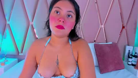 Snapshot of emilyblack_1 chatting on April 2026 01:53:01 AM Emily online show from April 2026 01:53:01 AM