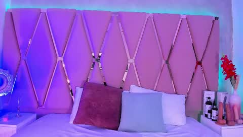 Snapshot of emilyblack_1 chatting on April 2026 01:16:02 AM Emily online show from April 2026 01:16:02 AM