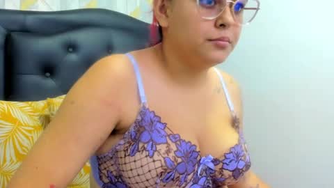 Snapshot of emilybrown21x chatting on September 2025 12:27:02 AM emilybrown21x online show from September 2025 12:27:02 AM