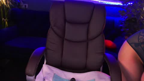 Emy online show from January 2025 09:59:01 AM