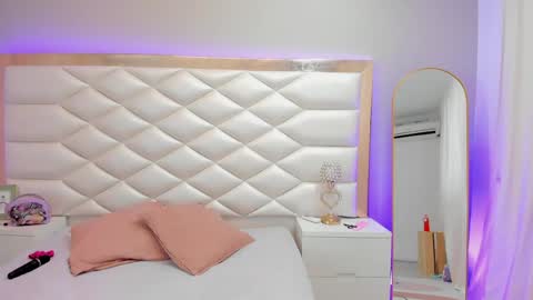 Snapshot of emilyclay_1 chatting on March 2026 09:52:01 PM Sweet Emily online show from March 2026 09:52:01 PM