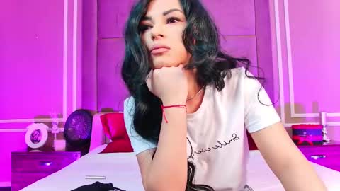 Snapshot of emilycolle_ chatting on March 2025 05:00:02 AM Emily online show from March 2025 05:00:02 AM