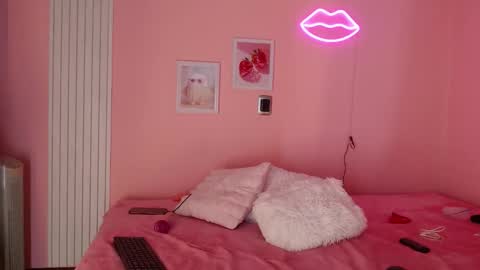 Snapshot of emilycollins__ chatting on March 2026 05:35:01 AM Emily online show from March 2026 05:35:01 AM