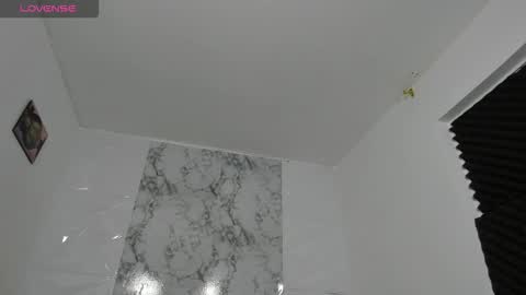 Snapshot of emilyconer chatting on November 2025 12:13:02 AM JULIANA ANDREA online show from November 2025 12:13:02 AM