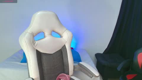 Snapshot of emilydaft chatting on March 2026 07:15:02 PM fari online show from March 2026 07:15:02 PM