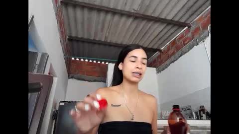 Snapshot of emilydauz chatting on September 2025 06:19:02 PM Camila online show from September 2025 06:19:02 PM