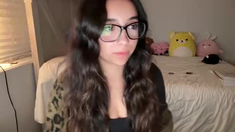 Snapshot of emilyfawn chatting on September 2025 04:04:02 AM emilyfawn online show from September 2025 04:04:02 AM