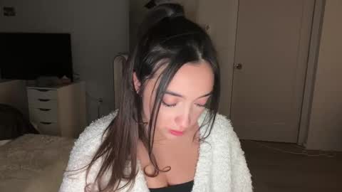 Snapshot of emilyfawn chatting on November 2025 05:39:01 AM emilyfawn online show from November 2025 05:39:01 AM