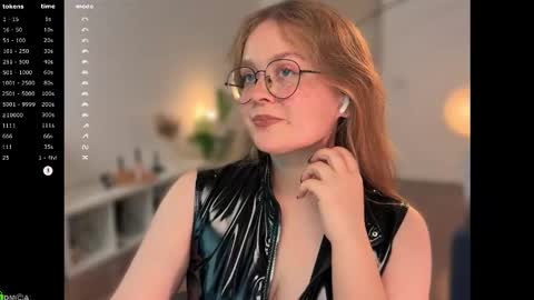 Emily  online show from October 2025 12:39:02 PM