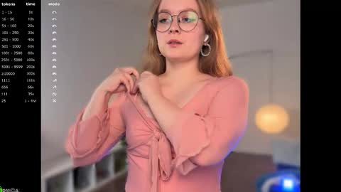Snapshot of emilyforelsket chatting on February 2026 01:03:01 PM Emily online show from February 2026 01:03:01 PM