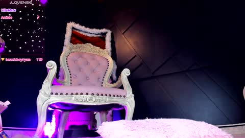 Emily online show from January 2025 04:48:02 PM