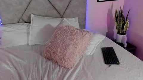 Emily online show from January 2026 05:27:02 PM