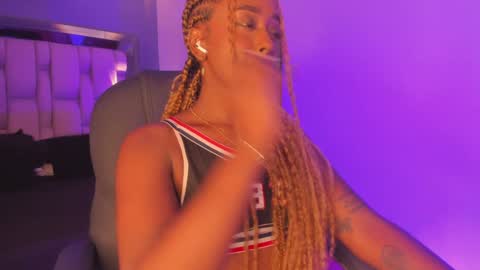 Emily  online show from January 2025 07:41:02 PM