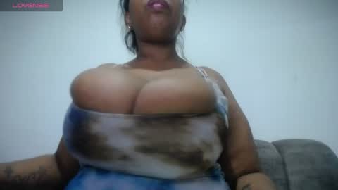 Snapshot of emilyhines__ chatting on July 2026 08:11:02 PM Emilyhines online show from July 2026 08:11:02 PM