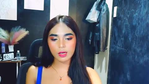 Snapshot of emilyhotasian chatting on April 2026 09:25:02 AM emilyhotasian online show from April 2026 09:25:02 AM