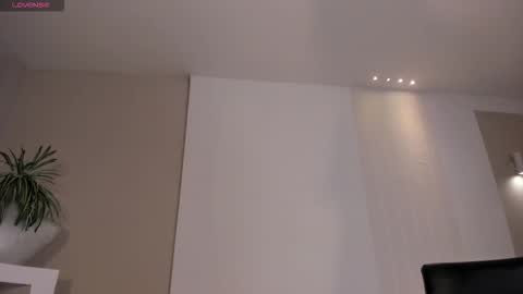 Emily online show from December 2025 12:01:02 PM