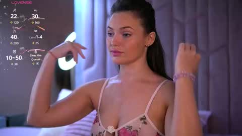 Snapshot of emilyjuarez chatting on October 2025 09:17:01 AM Emily online show from October 2025 09:17:01 AM