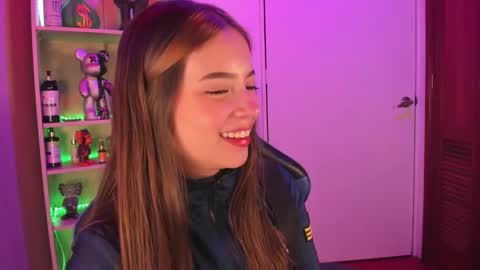 VALEEEN online show from February 2025 04:10:02 PM