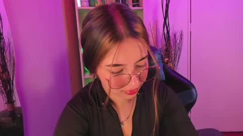 VALEEEN online show from February 2025 03:53:01 PM