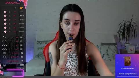 Snapshot of emilylayer chatting on November 2025 12:43:01 AM Emyli online show from November 2025 12:43:01 AM