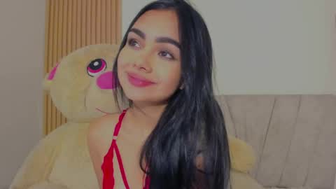 Snapshot of emilylittle___ chatting on April 2026 02:20:01 AM EMI online show from April 2026 02:20:01 AM