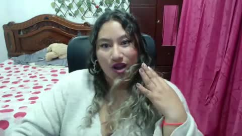 Snapshot of emilylove14 chatting on January 2025 03:18:02 AM Emily Cortez online show from January 2025 03:18:02 AM