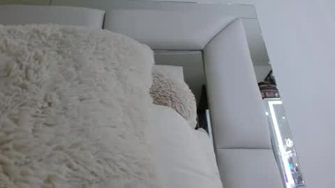 Snapshot of emilymonrro chatting on December 2024 07:12:02 PM emily monrro online show from December 2024 07:12:02 PM