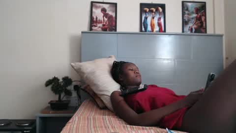 Emilly online show from February 2025 07:39:02 AM