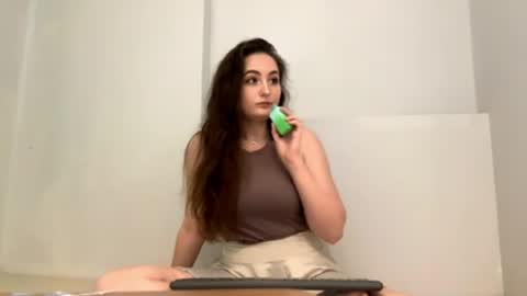 Snapshot of emilyprise chatting on April 2026 03:53:02 AM Emilly online show from April 2026 03:53:02 AM