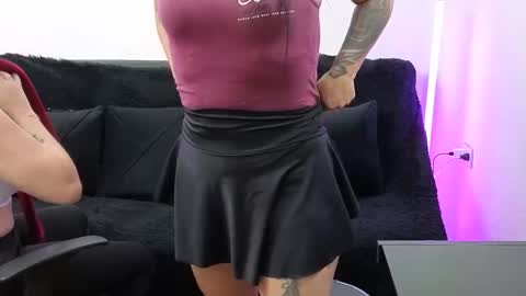 Snapshot of emilyriskhot chatting on September 2025 04:40:02 PM emily  friends online show from September 2025 04:40:02 PM