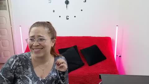 Snapshot of emilyriskhot chatting on October 2025 11:24:01 PM emily  friends online show from October 2025 11:24:01 PM