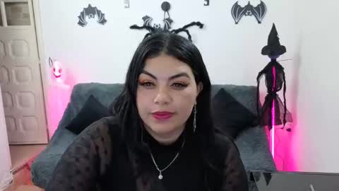 Snapshot of emilyriskhot chatting on October 2025 08:43:02 PM emily  friends online show from October 2025 08:43:02 PM