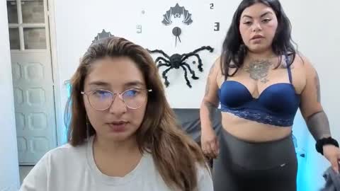 Snapshot of emilyriskhot chatting on October 2025 09:37:01 PM emily  friends online show from October 2025 09:37:01 PM