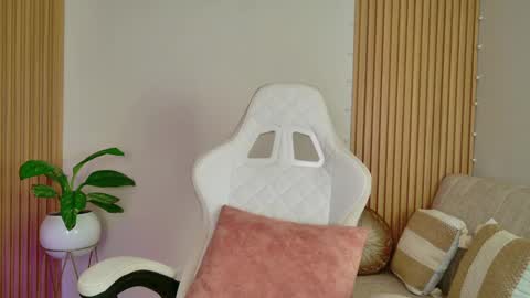 Snapshot of emilyrive chatting on March 2026 09:18:02 PM Emily online show from March 2026 09:18:02 PM