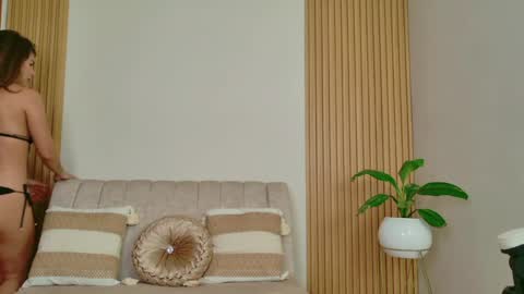 Snapshot of emilyrive chatting on April 2026 04:46:01 AM Emily online show from April 2026 04:46:01 AM