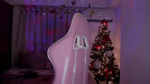 Snapshot of emilyrosss_ chatting on January 2025 05:59:01 AM EMILY online show from January 2025 05:59:01 AM