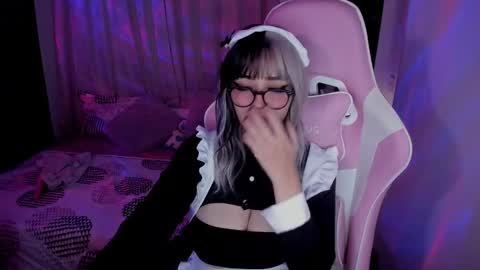 Snapshot of emilyrosss_ chatting on January 2025 08:18:02 AM EMILY online show from January 2025 08:18:02 AM