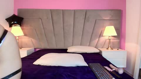 Snapshot of emilyroth chatting on January 2026 08:58:02 PM emily online show from January 2026 08:58:02 PM