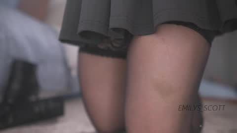 Snapshot of emilys_scott chatting on May 2026 02:01:01 PM Emy online show from May 2026 02:01:01 PM