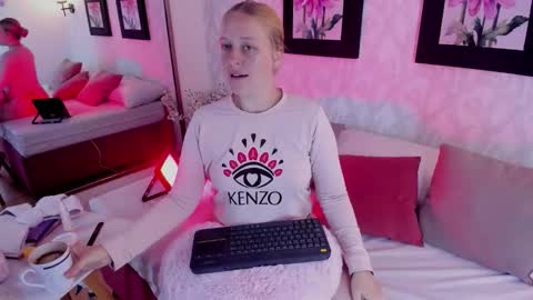 Summer 3 online show from December 2025 05:38:02 AM