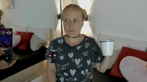 Snapshot of emilysumer chatting on April 2026 04:15:02 AM Summer 3 online show from April 2026 04:15:02 AM